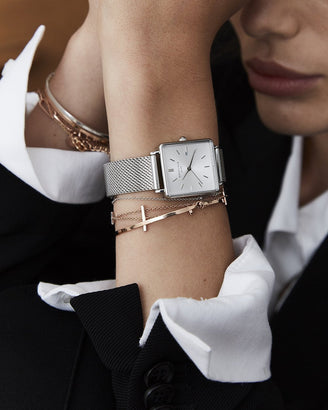 Boxy Silver Mesh leftcolumn