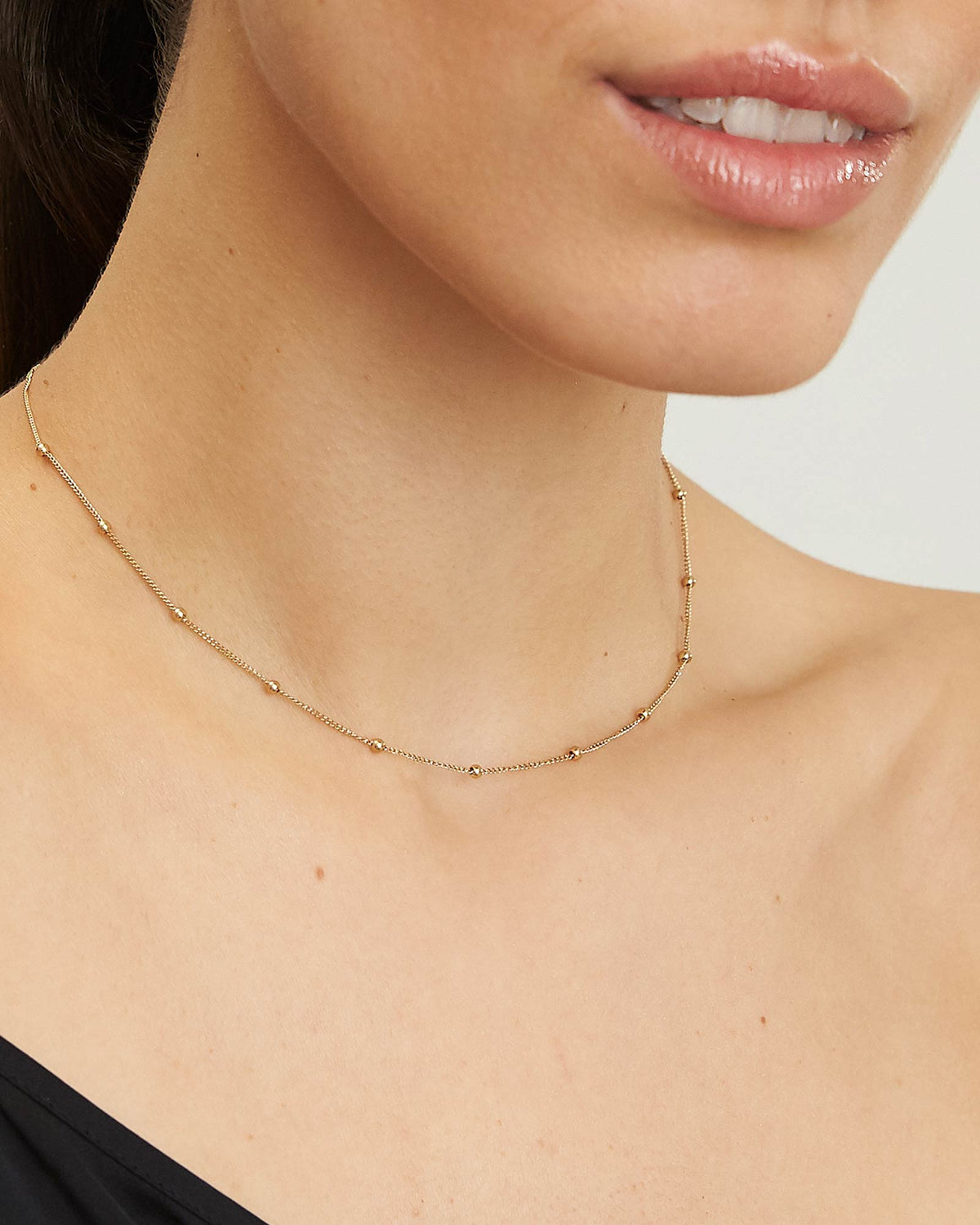 Dotted Choker Gold leftcolumn