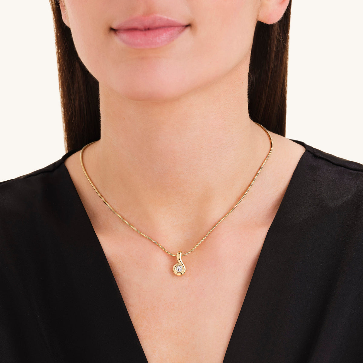 Flow Pendant Necklace leftcolumn